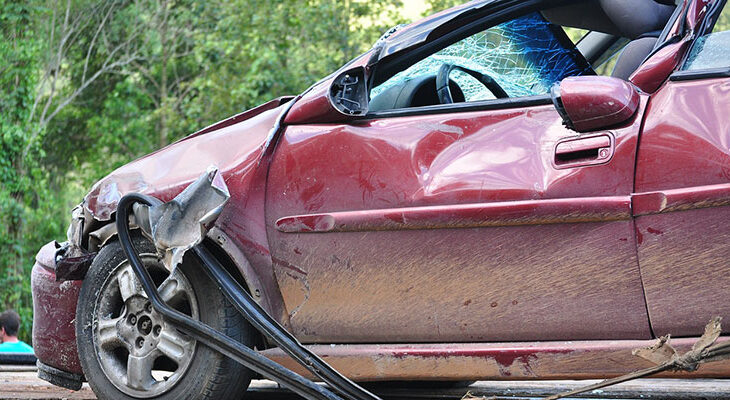 Auto zerbeult nach Unfall